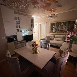 Deoni Apartment Luxury